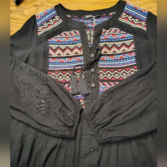 NWOT embroidery tassel tie blouse,Boho Chic, oversized M, Tunic, puff Sleeve. - Picture 4 of 14
